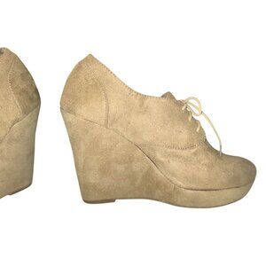 Kirra Faux Suede Vintage Lace Up Wedge in Beige Size 7